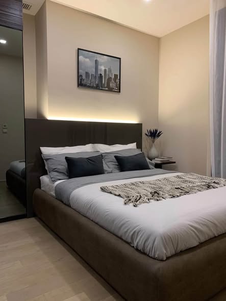 bedroom of Ashton Asoke
