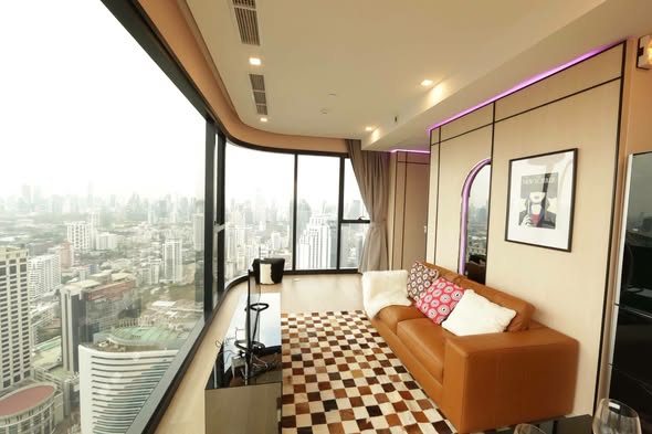 bedroom of Ashton Asoke