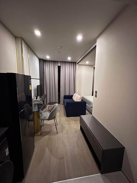 bedroom of Ashton Asoke