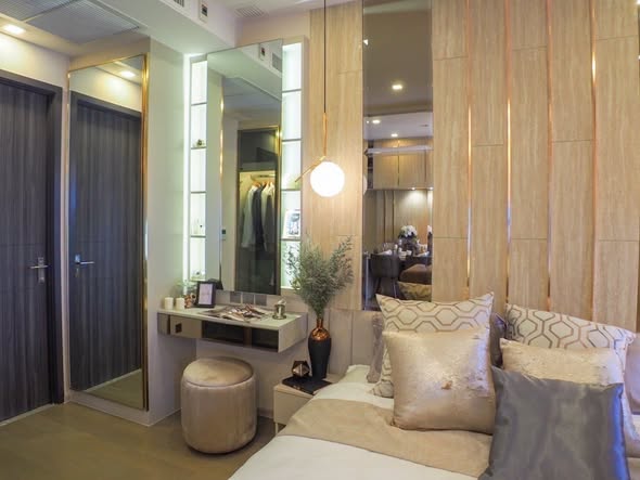 bedroom of Ashton Asoke
