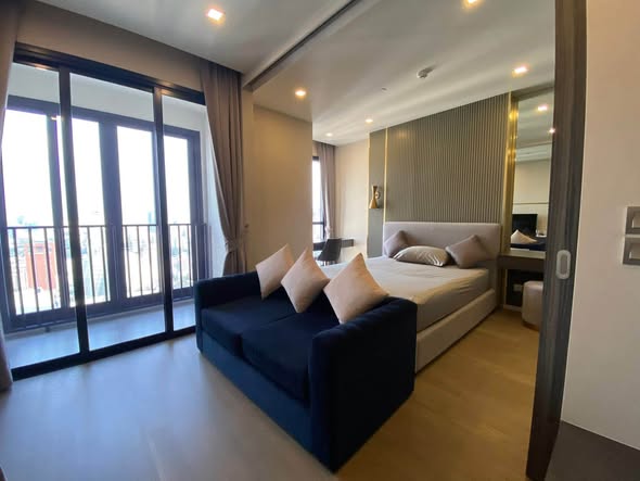 bedroom of Ashton Asoke