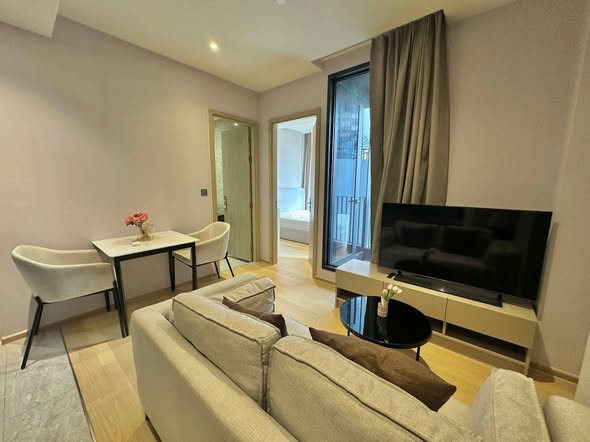 bedroom and living room of Ashton Asoke