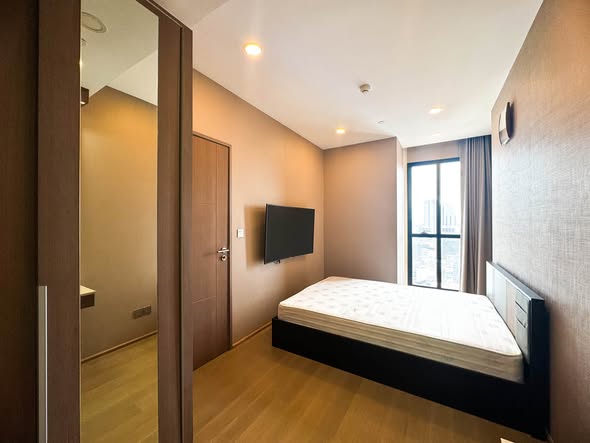 bedroom and room interior of Ashton Chula-Silom