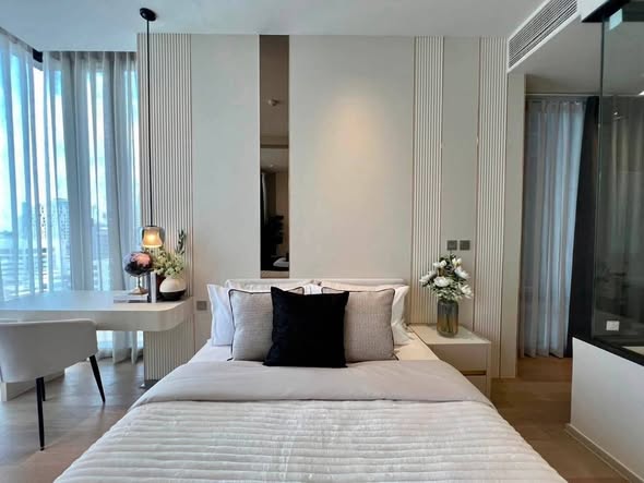 bedroom of Ashton Silom