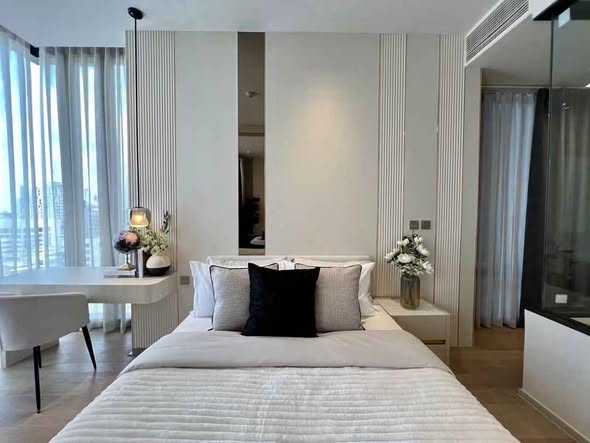 bedroom of Ashton Silom