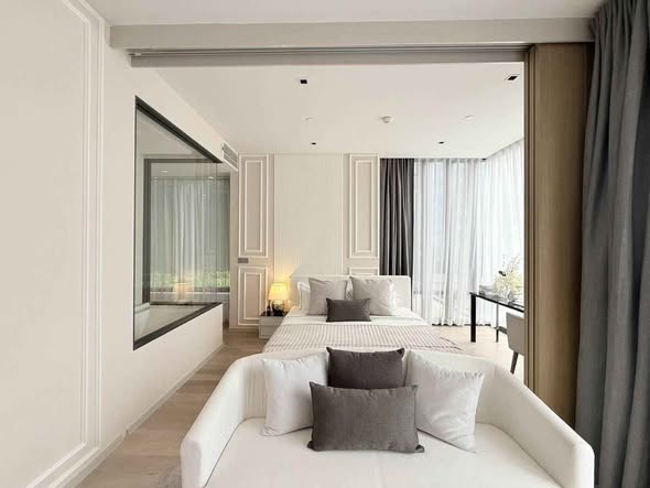 bedroom of Ashton Silom