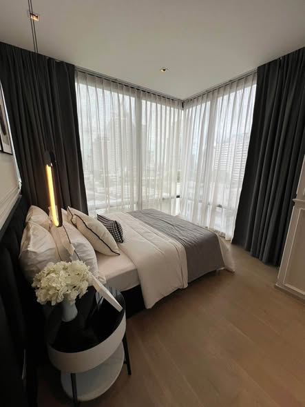 bedroom of Ashton Silom