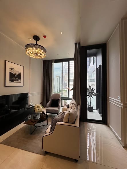living room of Ashton Silom
