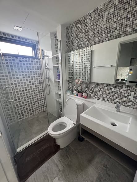 bathroom of Aspen Condo Lasalle