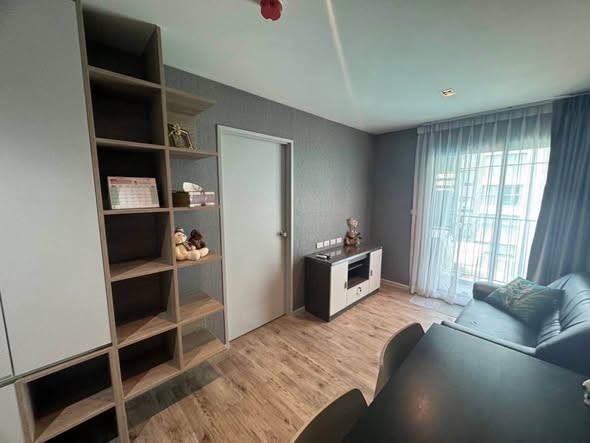 living room and room interior of Aspen Condo Lasalle
