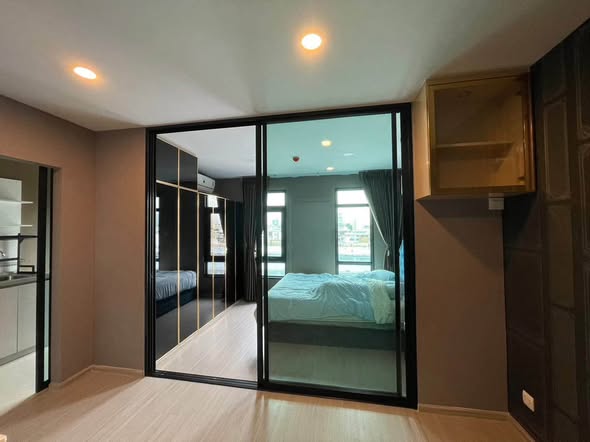 bedroom and room interior of Aspire Asoke-Ratchada