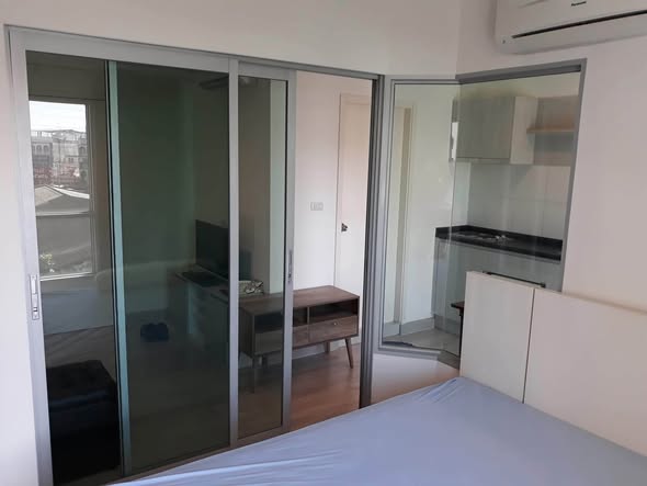 bedroom and room interior of Aspire Ngamwongwan