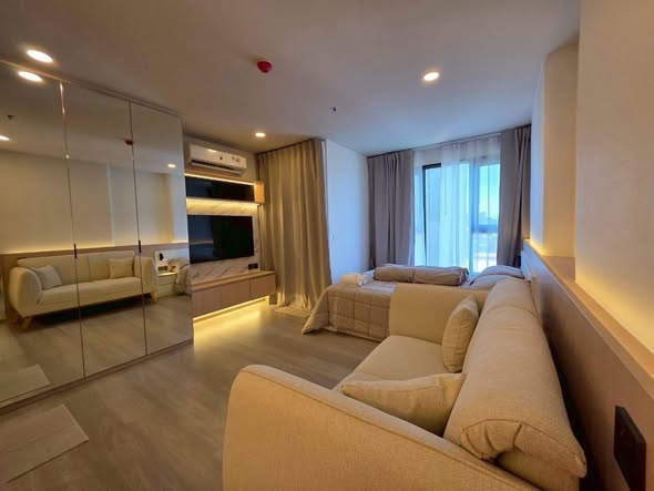 bedroom and living room of Aspire Onnut Station