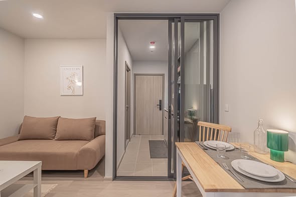 bedroom and room interior of Aspire Onnut Station