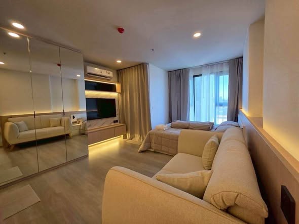 living room and bedroom of Aspire Onnut Station