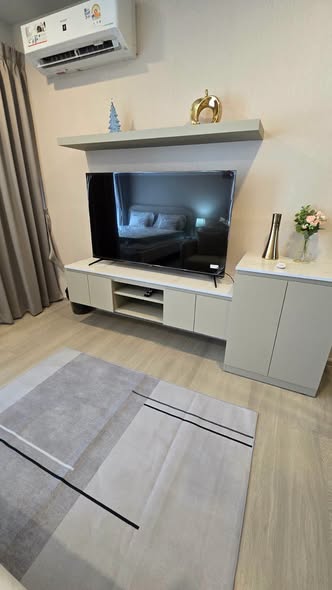 living room and room interior of Aspire Onnut Station