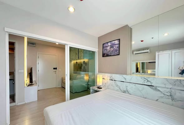 bedroom and room interior of Aspire Sathorn – Tha Phra