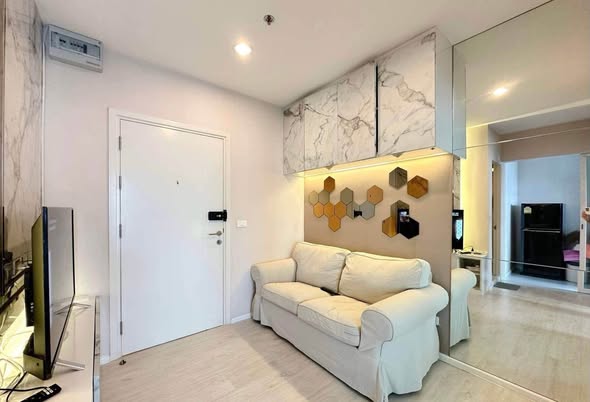living room of Aspire Sathorn – Tha Phra