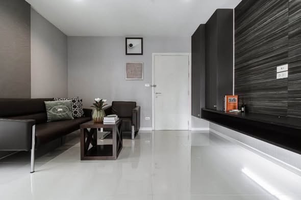 living room and bathroom of Aspire Sukhumvit 48