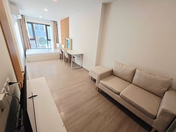 bedroom and living room of Aspire Sukhumvit-Rama 4