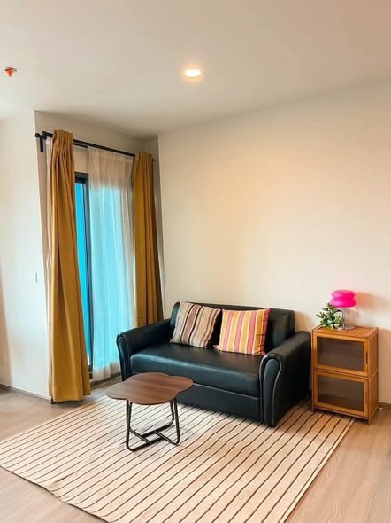 living room and bedroom of Aspire Sukhumvit-Rama 4