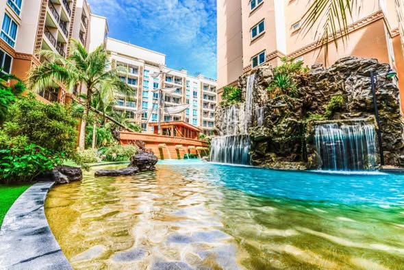 pool of Atlantis Condo Resort Pattaya