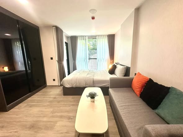 bedroom and room interior of Atmoz Palacio Ladprao Wanghin | แอทโมซ พาลาซิโอ ลาดพร้าว วังหิน