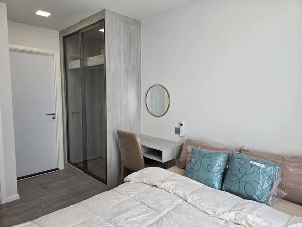 bedroom and room interior of Atmoz Tropicana Bangna