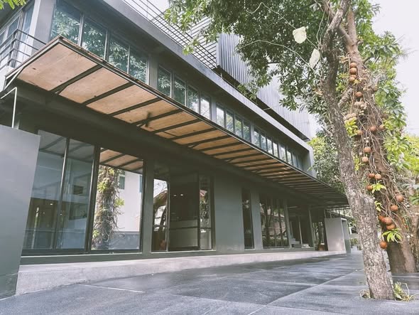 b CAMPUS