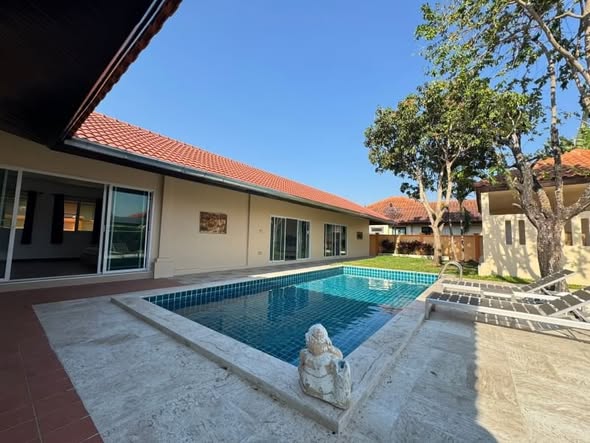 pool of Baan Balina 1