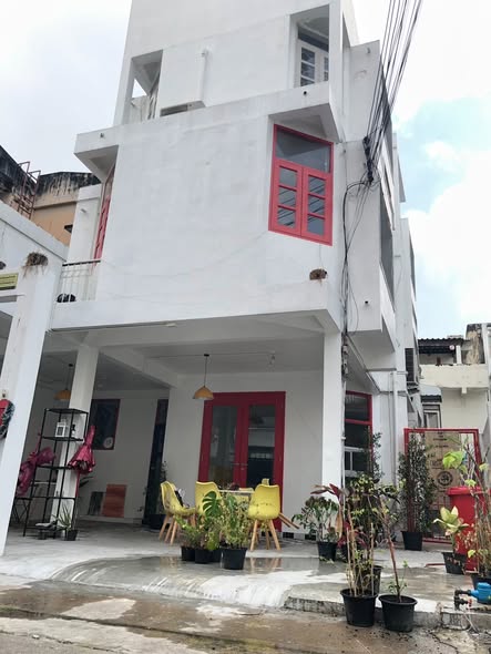 Baan klang Krung (British Town – Thonglor)