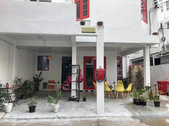 Baan klang Krung (British Town – Thonglor)