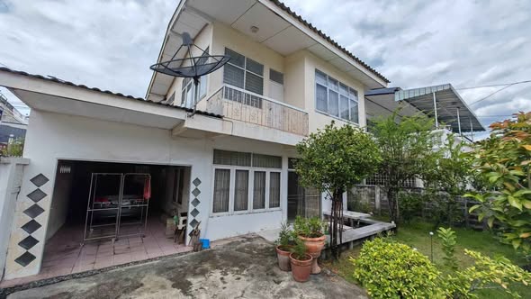 Baan Klang Muang Chokchai 4
