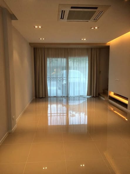 Baan Klang Muang Classe Sukhumvit 77