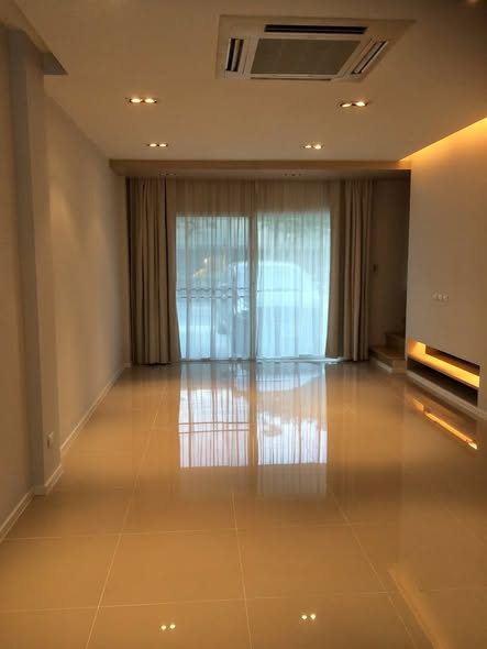 Baan Klang Muang Classe Sukhumvit 77