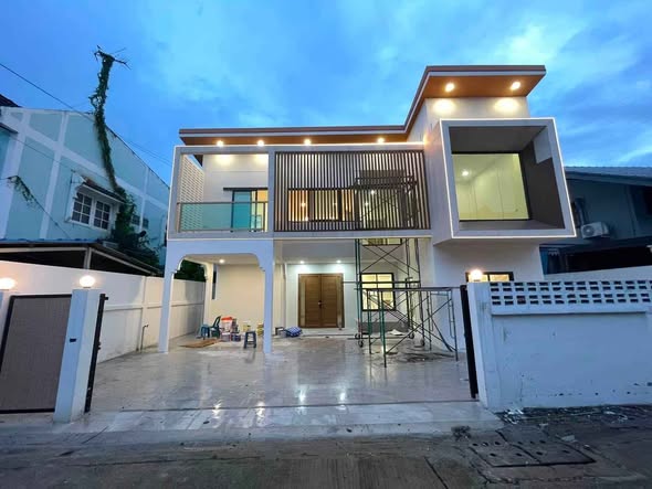 Baan Klang Muang Lat Phrao 87