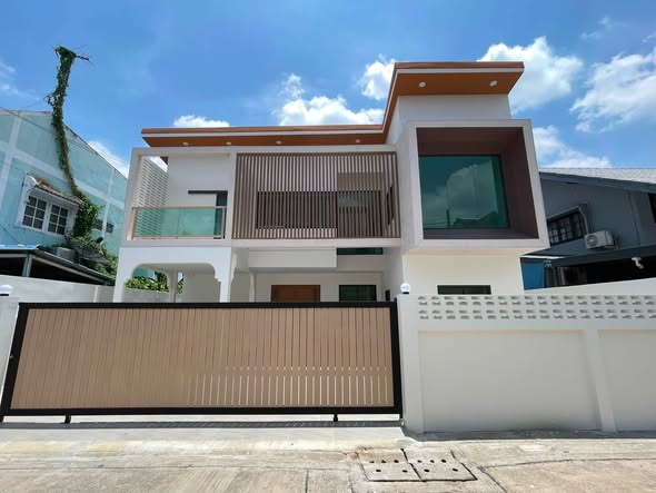 Baan Klang Muang Lat Phrao 87