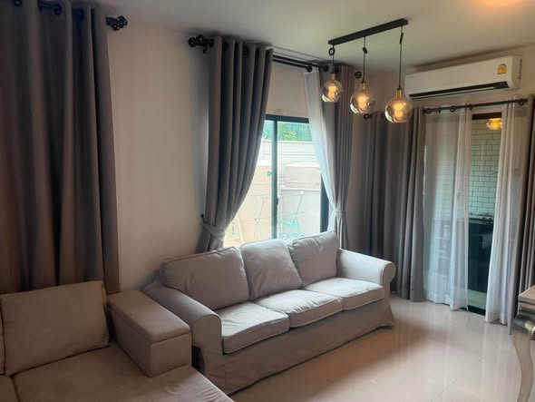 bedroom and living room of บ้านกลางเมืองศรีนครินทร์-อ่อนนุช | Baan Klang Muang Srinakarin-Onnut