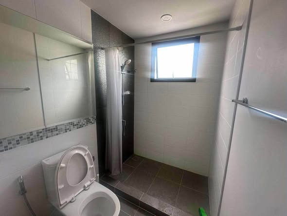bathroom of Baan Klang Mueng Ramintra