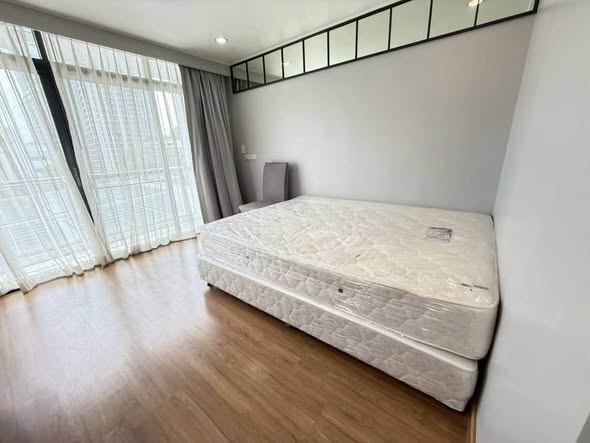 bedroom and room interior of Baan Phrom Phong