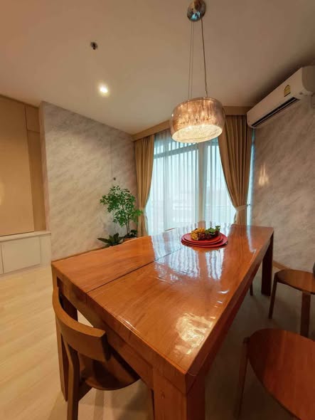 room interior of Baan Sathorn Chao Phraya