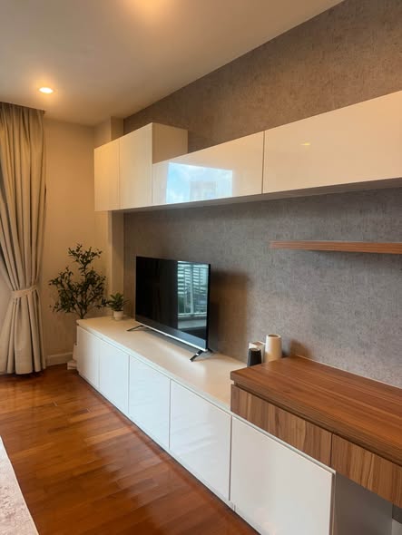 living room and room interior and bathroom of Baan Siri Thirty One