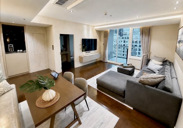 living room of Baan Siri Twenty Four