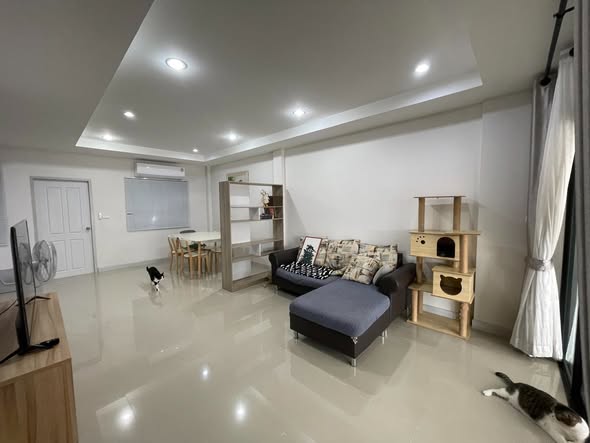 living room and bedroom of Ban Klang Mueang Pinklao-Charan