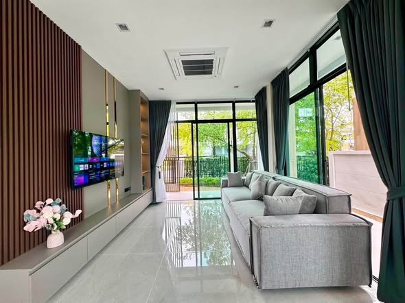 living room and room interior of Bangkok Boulevard Bangna KM.5 บางกอก บูเลอวาร์ด บางนา กม.5