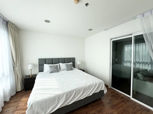 bedroom and room interior of Bangkok Horizon Ramkhamhaeng