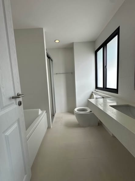 bathroom of บ้านลุมพินี สวนหลวง ร.๙