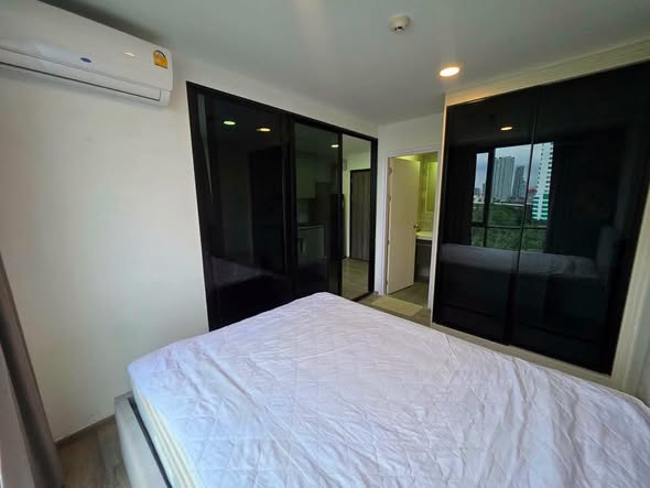bedroom and room interior of Beat Bangwa Interchange
