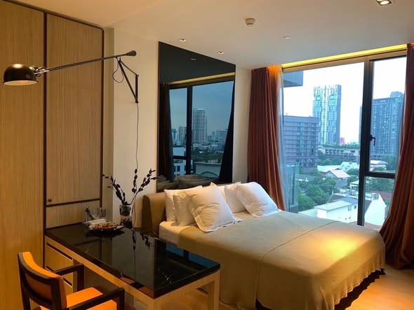bedroom of BEATNIQ