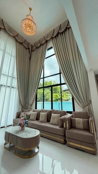 bedroom and living room of พูลวิลล่ากรุงเทพ อ่อนนุช
